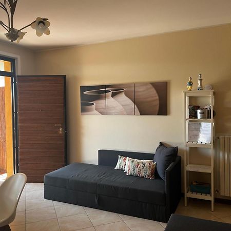 Feli Holiday Home - Panoramic Pool Lake View In غاردوني ريفييرا المظهر الخارجي الصورة