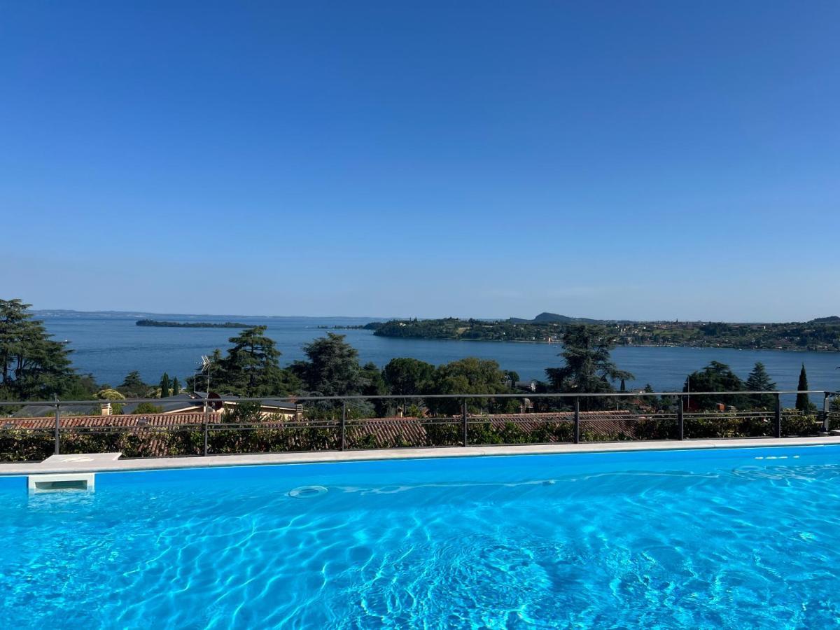 Feli Holiday Home - Panoramic Pool Lake View In غاردوني ريفييرا المظهر الخارجي الصورة